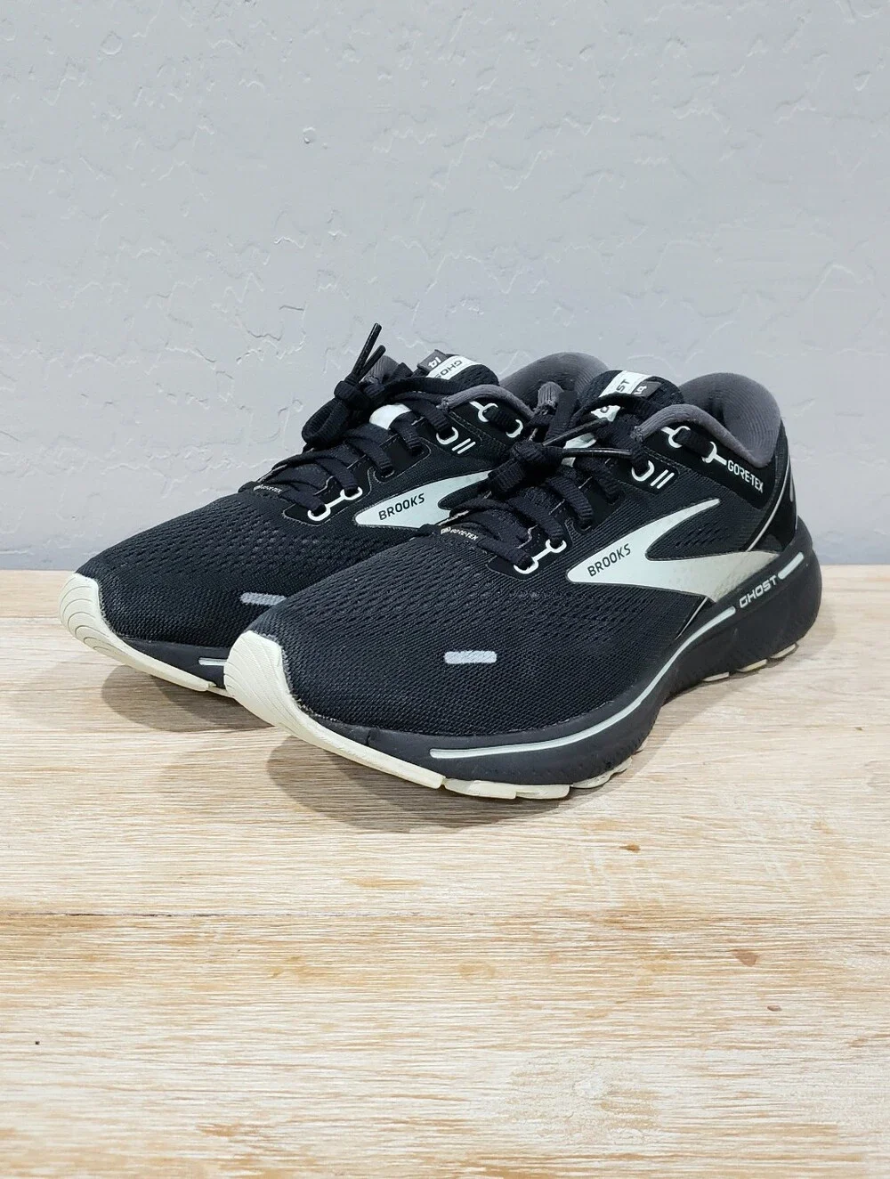 BROOKS Women's Ghost 14 Gore-Tex Upper Running Shoes (10M) Black/Gray